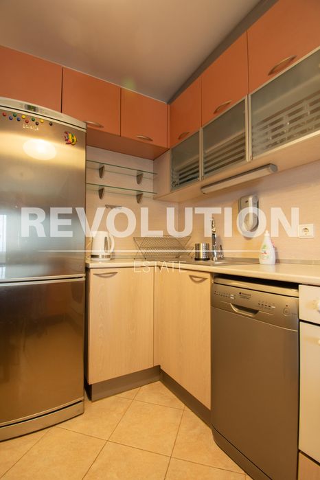 Дава се под наем Двустаен апартамент в София, Лозенец - 66 кв.м за 725 € - Снимка #2