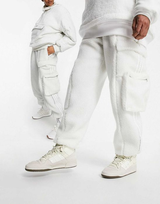 Adidas X Ivy Park Teddy Cargo Sweat Pants ОРИГИНАЛНО долнище/теди M/L