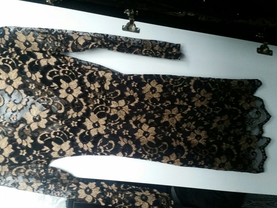 Рокля ликра, дантела и памук.