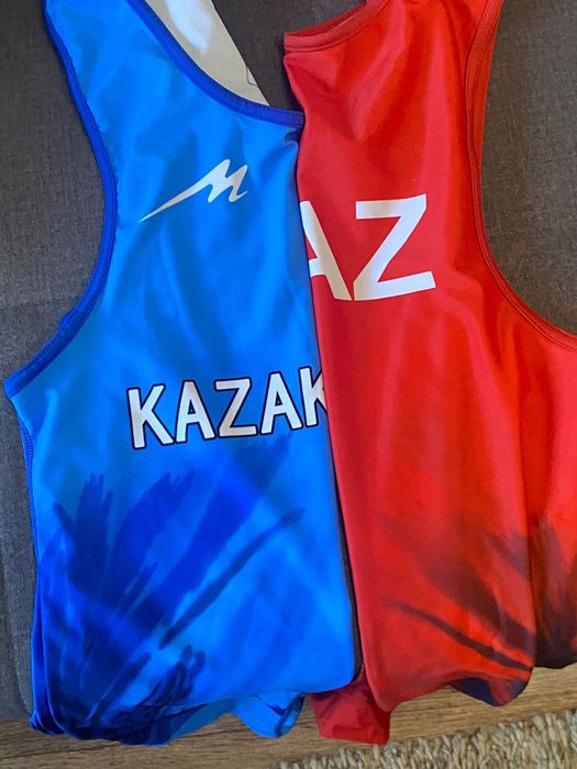 Продаю нательники и борцовки