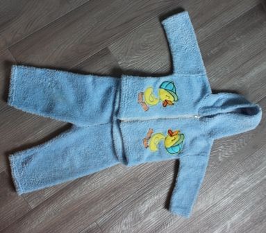 Продам костюмчики