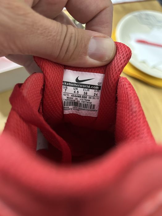 Продавам дамски маратонки Nike air max