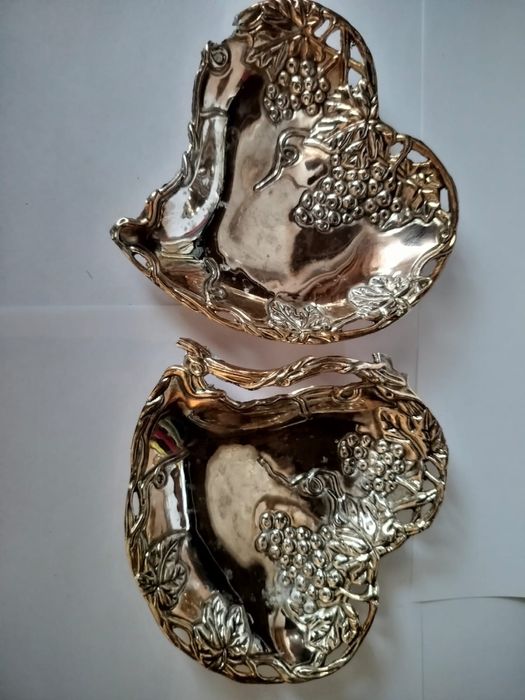 Продам 2 конфетницы