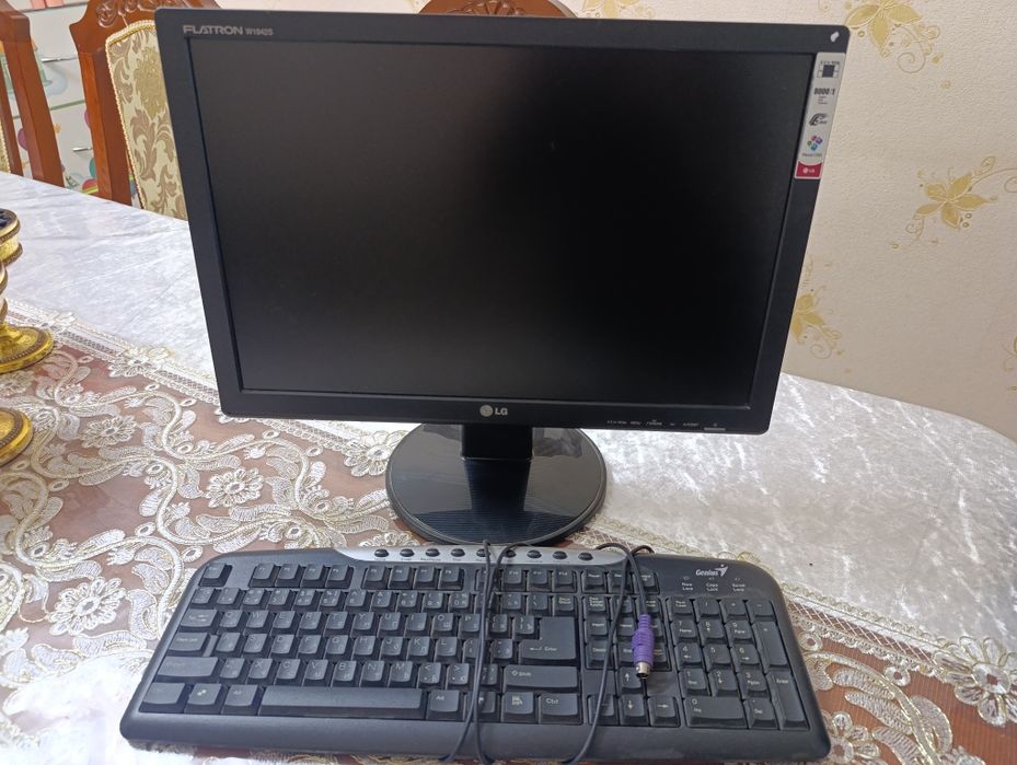 Monitor sotiladi srochna