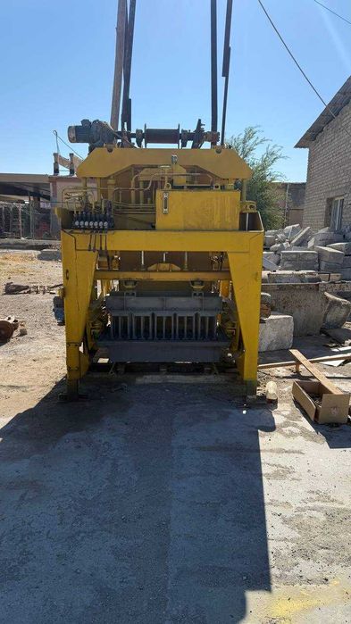 Продам аппарат для производства шлакоблоков