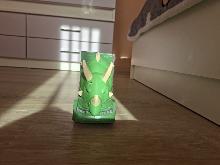 Детски камион с динозаври