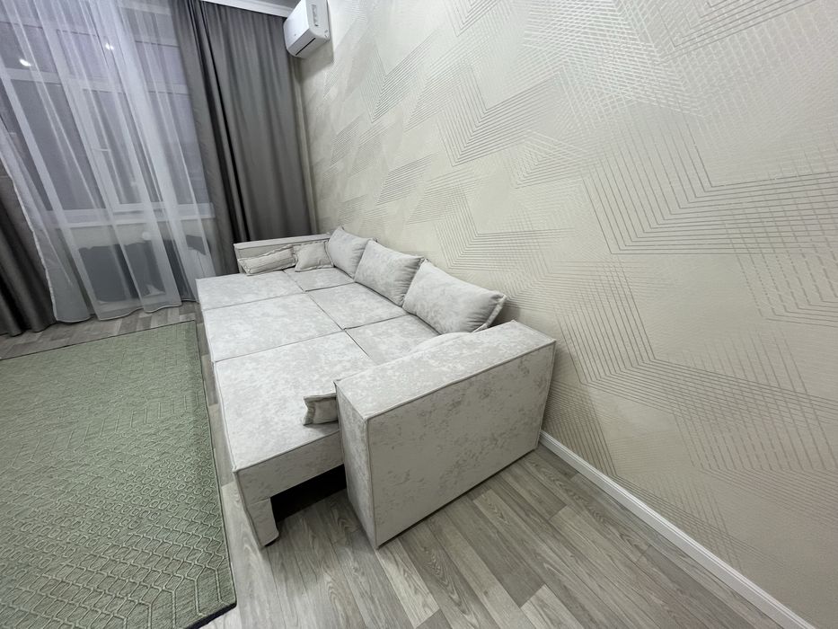 Диван.           /