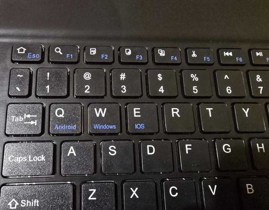 Tastatura bluetooth super slim