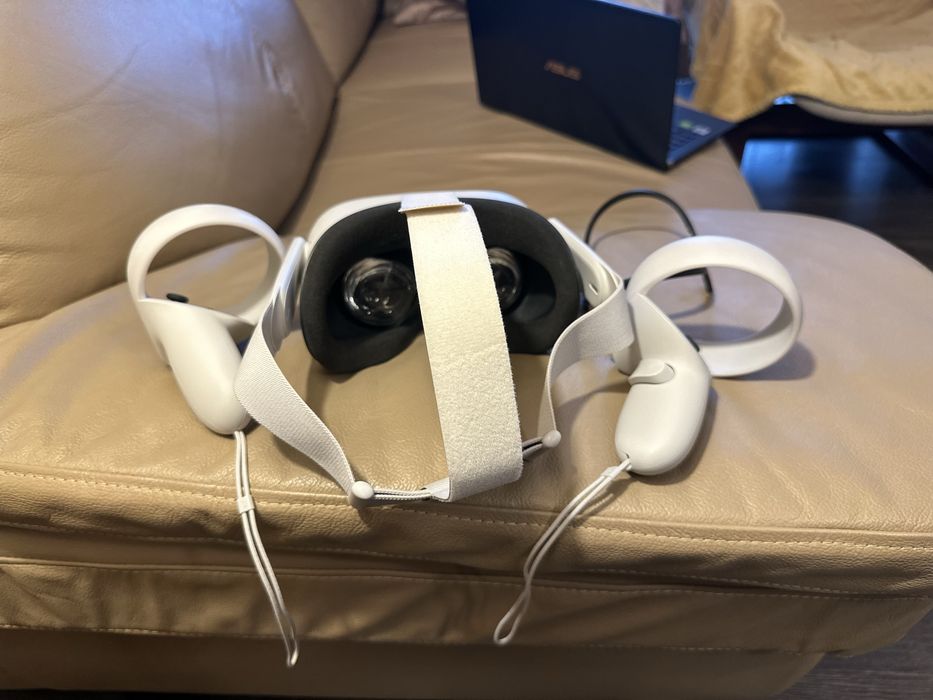 Oculus Quest 2 – 128 GB, ca NOU,stare impecabilă, folosit foarte puțin