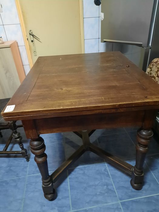 Masa veche cu scaune