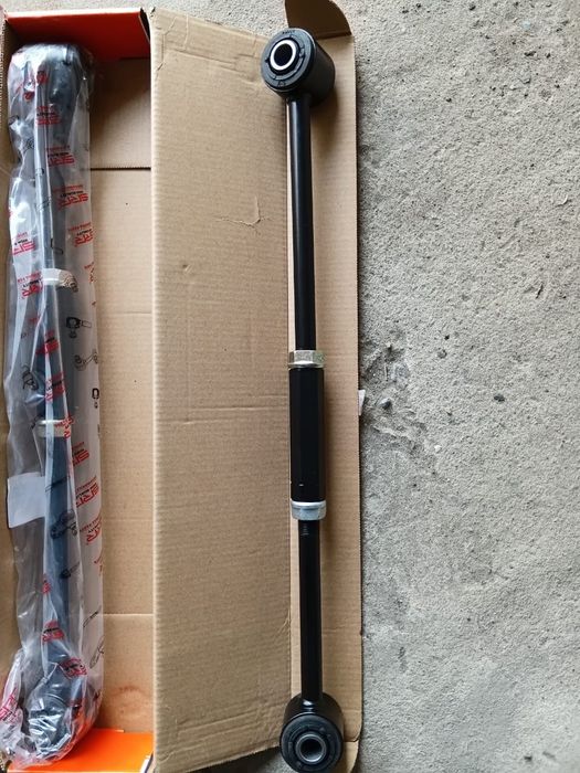 Продам развальные тяги на тайоту Карина Е