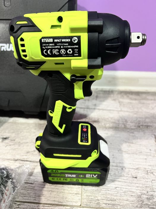 Акумулаторен Безчетков ударен Гайковерт RobusTrue 800Nm 2800об. 2х 4Ah