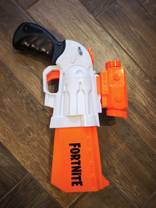 Бластери и пистолети Nerf