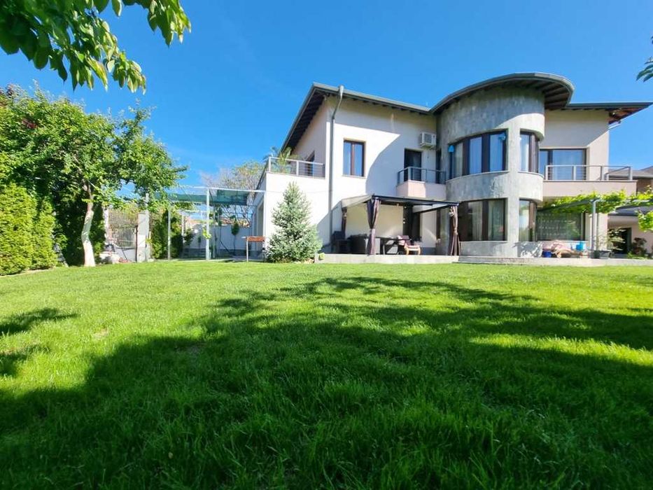 Продава се Къща в с. Рилци, Област Благоевград - 440 кв.м за 1263 €/кв.м - Снимка #1