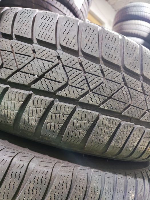 4 бр зимни 225/60/18 Pirelli