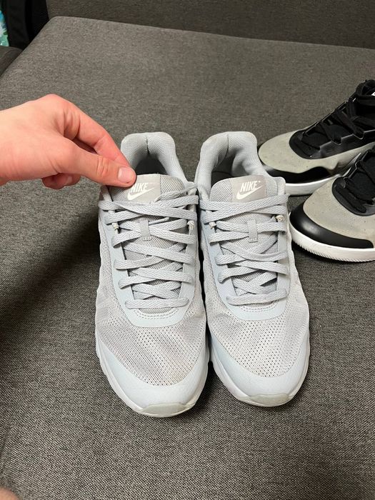 2 чифта обувки  Nike - 20 евро