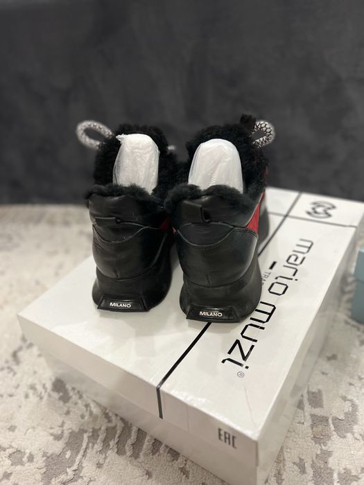 Продам зимние кроссовки