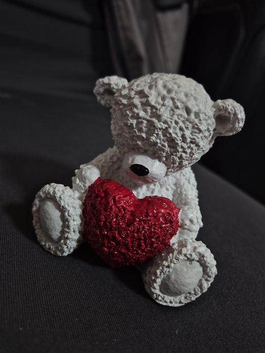 Figurină ursuleț din ipsos