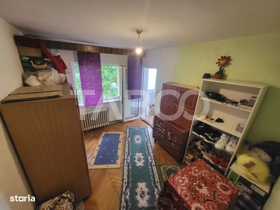 Apartament cu 4 camere de vanzare in Cartierul Marasti decomandat