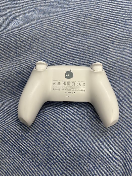 Джойстик на playstation 5 пс5