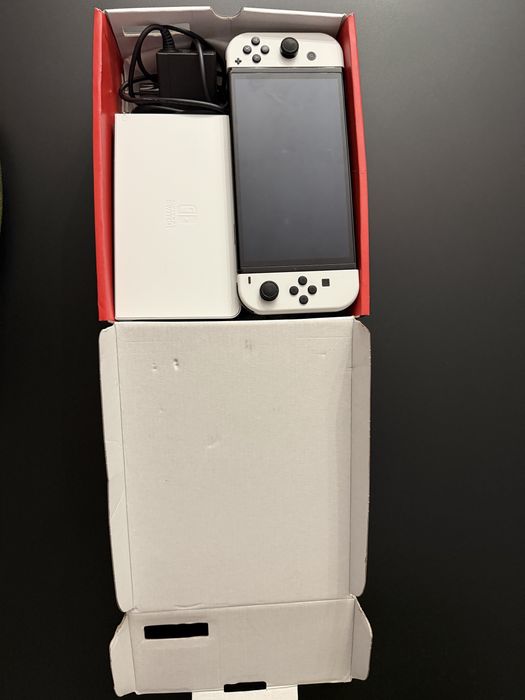 Nintendo Switch Oled , white edition, stare ca nou !!