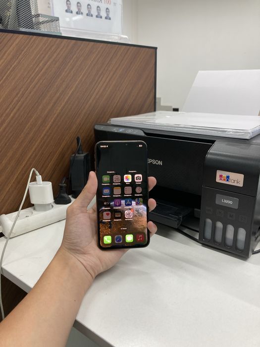 Продам срочно iPhone Xs Max 256GB