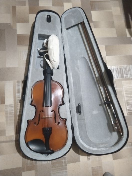 Скрипка размер половинка