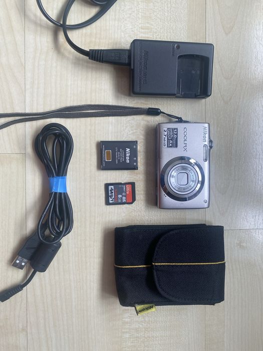 Aparat foto compact Nikon Coolpix S3000