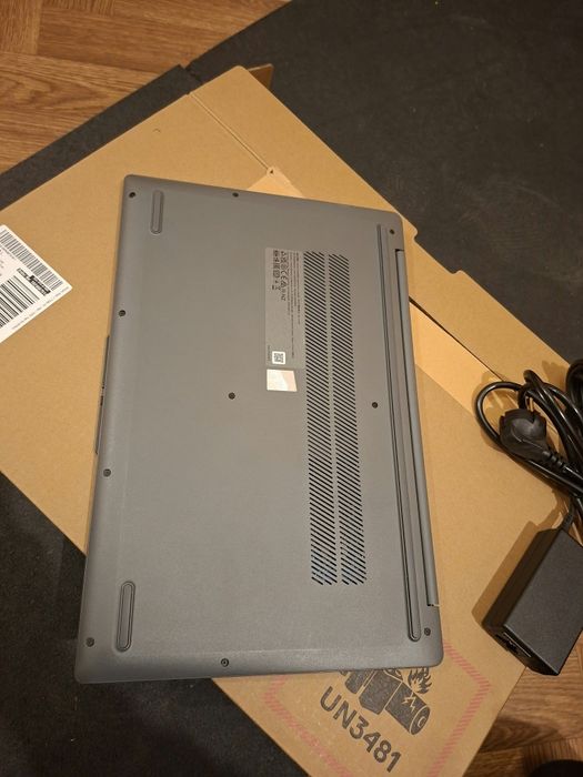 Lenovo Ideapad Slim 3, 15.6"Fhd , i5 12450H, 16Gb, SSD512