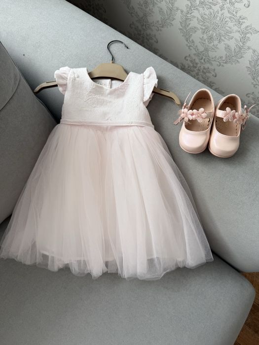 Продам платье нарядное с туфлями