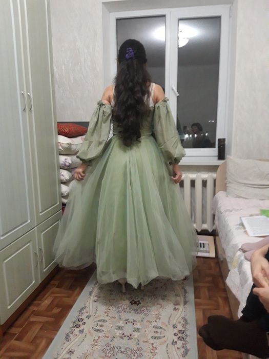 Мектеп бытырап кешіне арналған, той көйлек