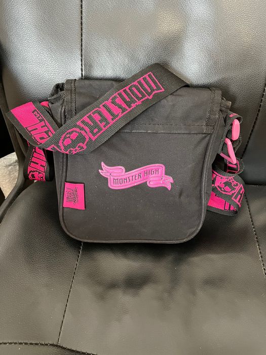 Чанта на Monster през рамо