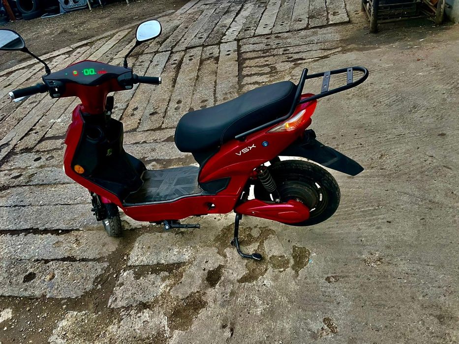 Vând scuter electric