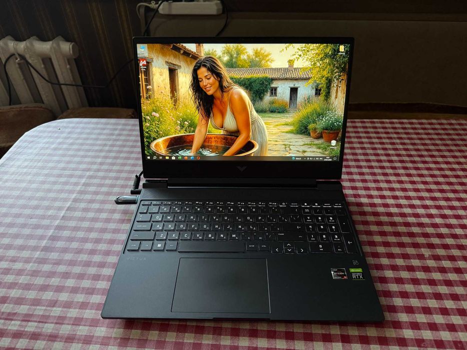 HP Victus 15. ryzen 5 5600H. RTX 3050. Ram 16gb. Ssd 512gb