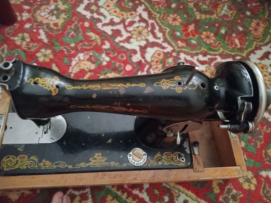 Сторий швейные машина