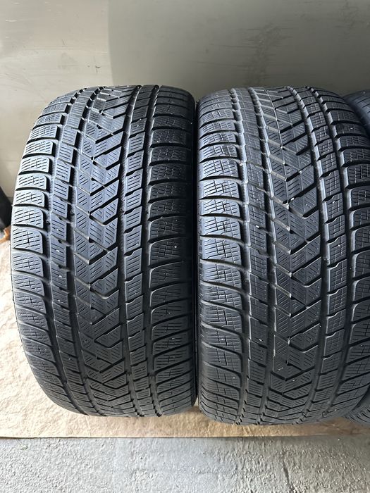 285/35 R22 Pirelli Scorpion Winter DOT 20-21