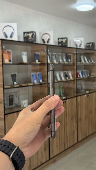 iPhone 11   64GB
