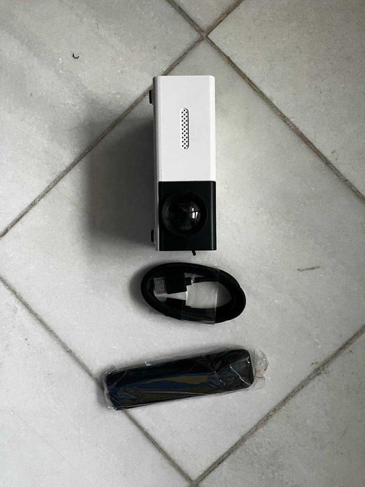 Малък домашен проектор