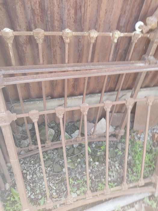 Продам антиквариат, кровать