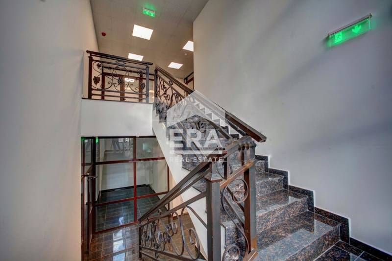 Дава се под наем Офис в София, Младост 4 - 150 кв.м за 1150 € - Снимка #2