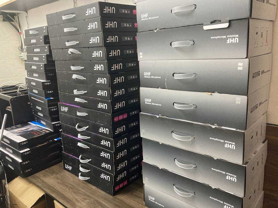 ОТличные микрофоны для караоке клубов 4 микрофона  радиус до 100м