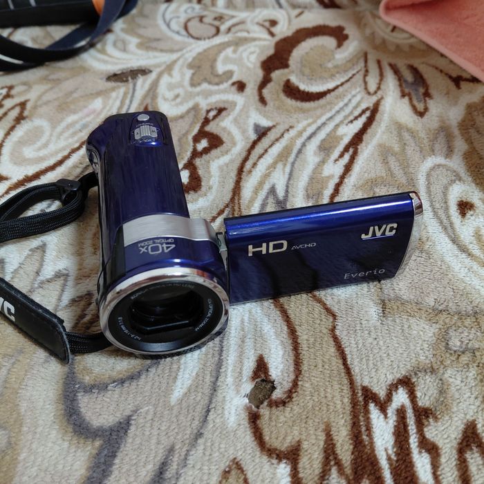 Продам видеокамеру JVC  .ful.HD