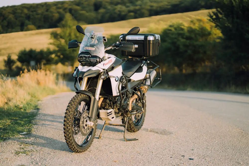 Bmw F800GS stock sau accesorizat