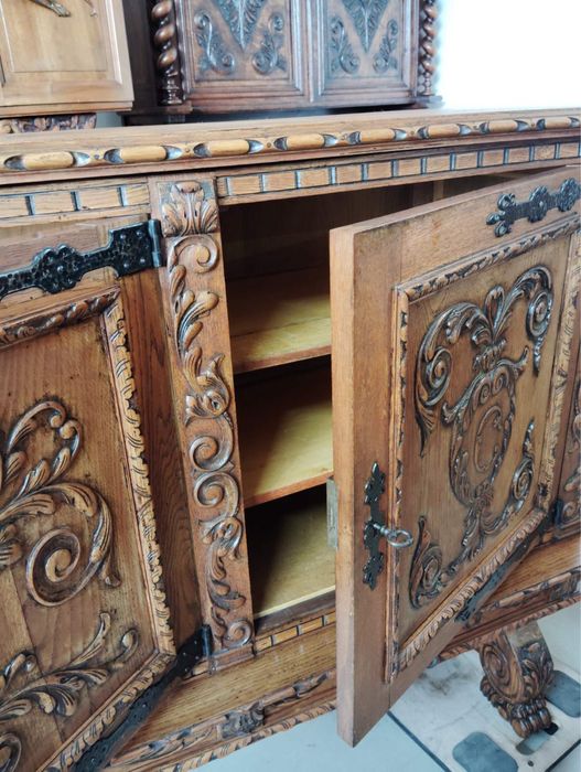 Бюфет в ренесансов стил