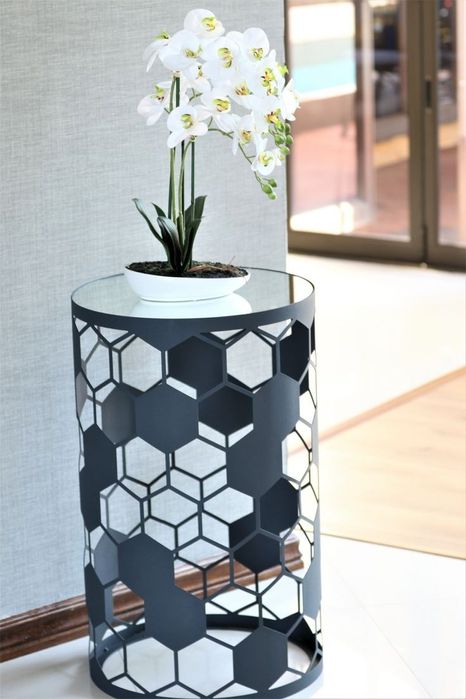 Журнальный столик