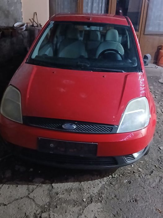 Vând ford fiesta 1.3 benzină 2003