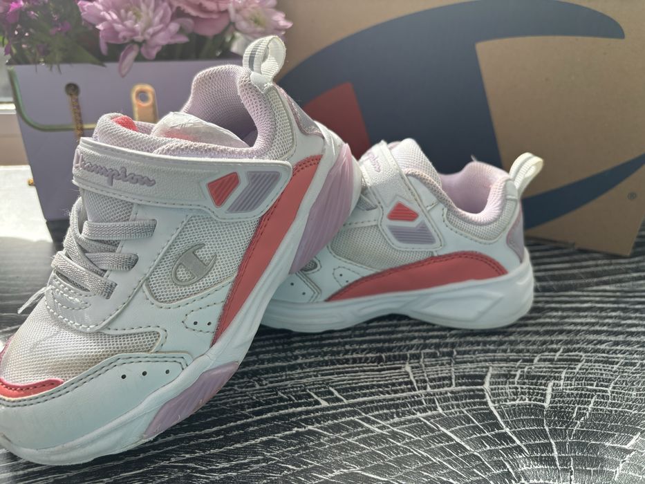 Детски светещи маратонки Champion 26 размер