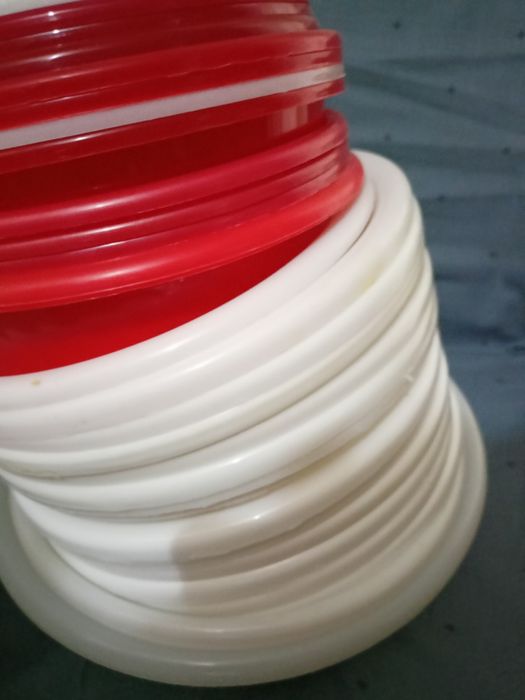 Банки и пластиковые тазики