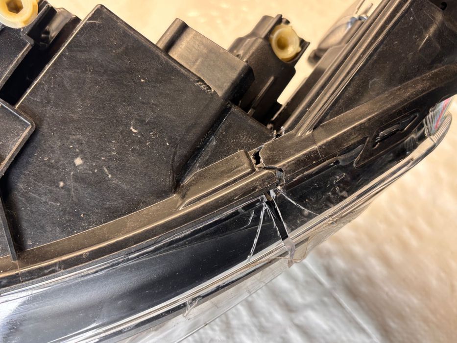 Toyota Proace II Фар - ляв