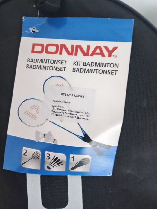 Vând set badminton